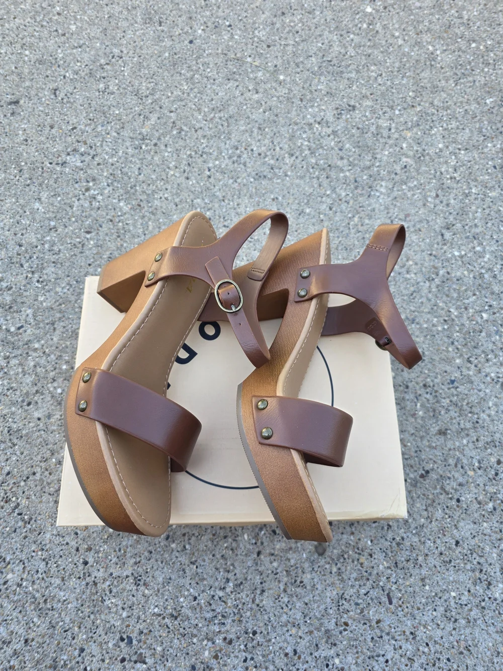 SODA Brown Slingback Block Heel Sandals Women Size 9